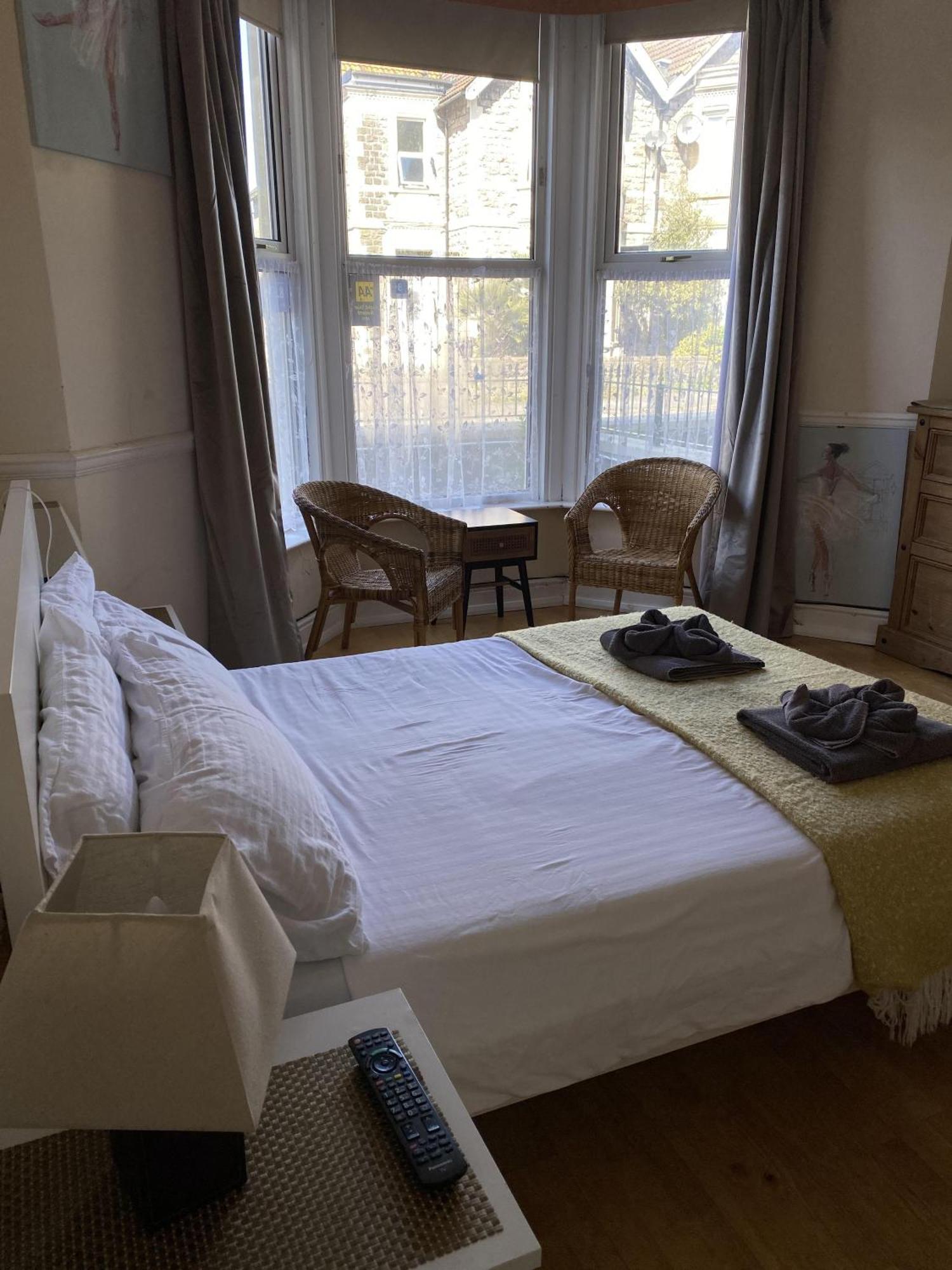 Parasol Weston Guest House Номер фото