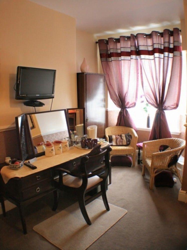 Parasol Weston Guest House Екстер'єр фото