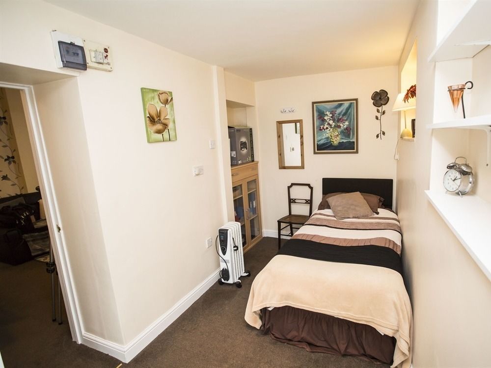 Parasol Weston Guest House Екстер'єр фото